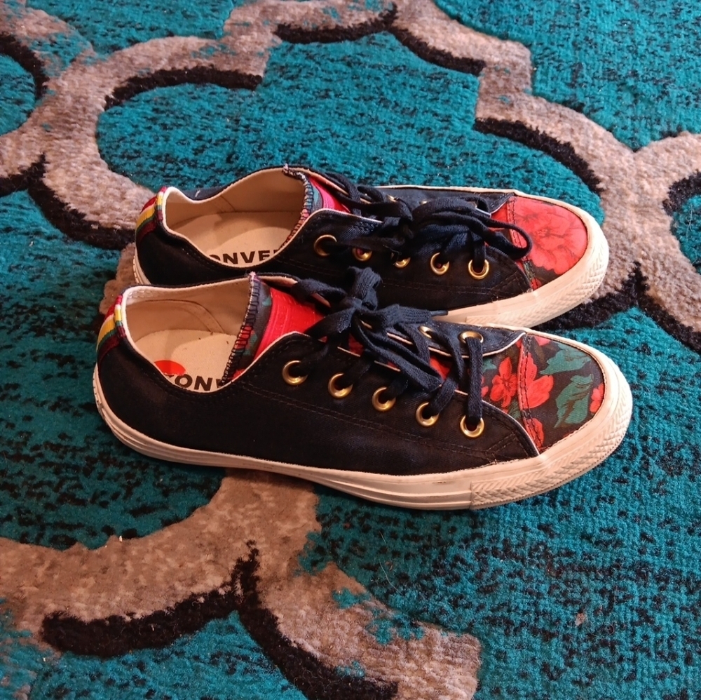 CONVERSE ALL STAR Skate VALENTINE ROSES Black Sneaker Athletic Shoes Sz 6 - Picture 2 of 4